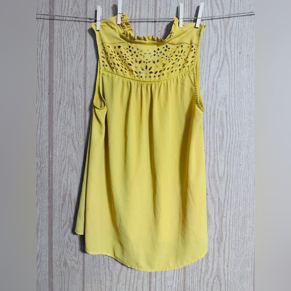 MAEVE by Anthropologie woman’s mustard sleeveless ruffle collar blouse - Picture 3 of 8
